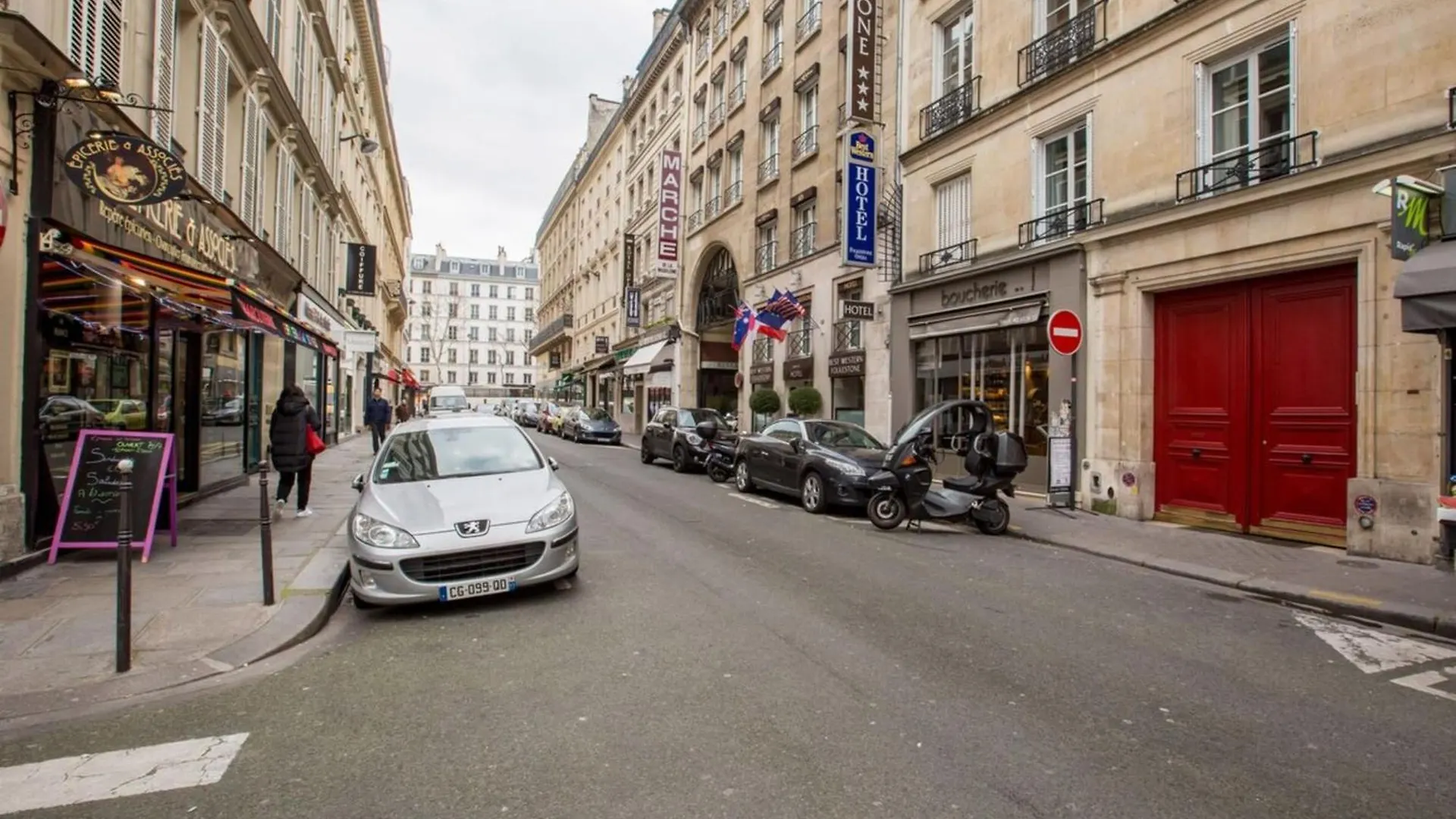 Luminous 1 Bedroom A Madeleine Paris
